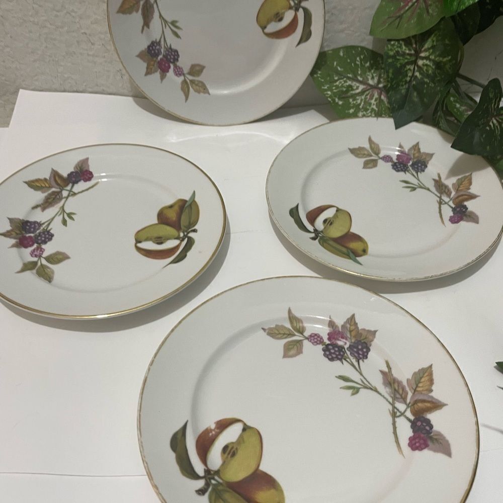 Royal Worcester Evesham Gold Bread Plates 6 5/8" England Discontinued Se…